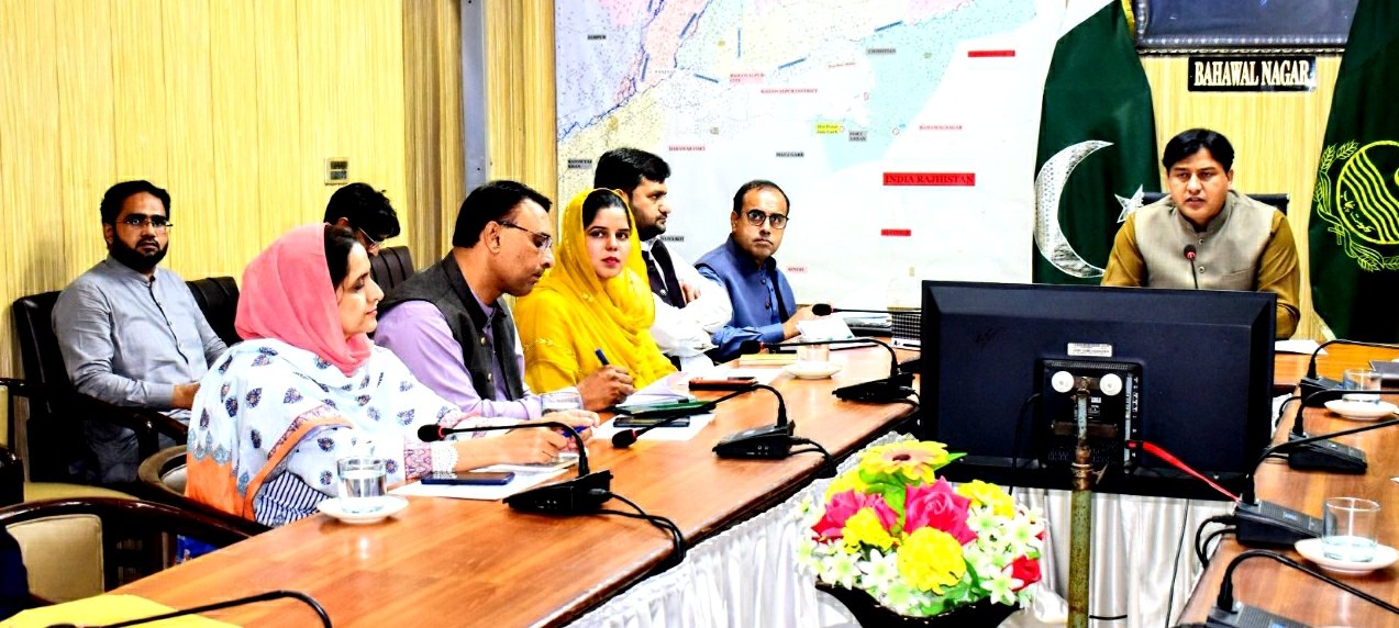 ضلع بہاولنگر کے دیہی علاقوں میں صفائی ستھرائی اور بنیادی سہولتوں کی فراہمی کو یقینی بنانے کے سلسلہ میں اب چمکیں گے گاؤں پروگرام کا آغاز کردیا ہے: ذوالفقار احمد ڈپٹی کمشنر بہاولنگر